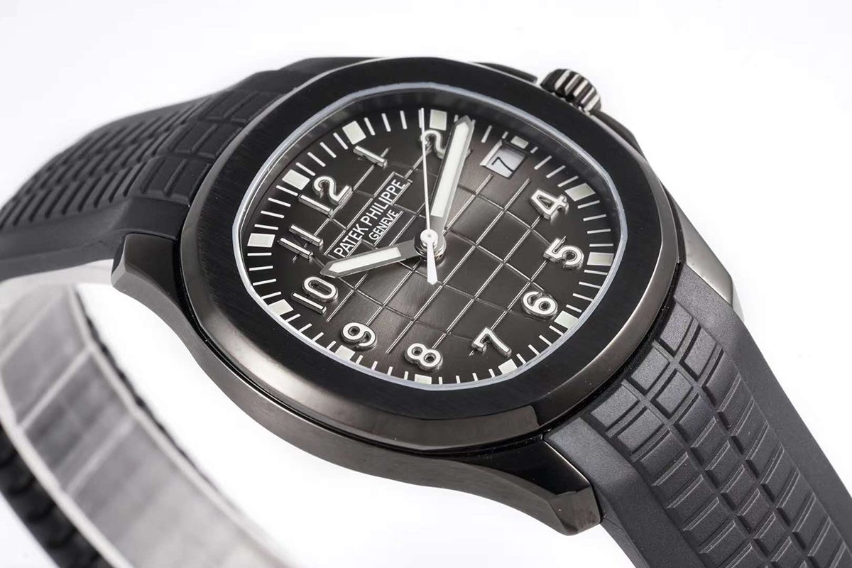 Aquanaut 5167A ‘Black Venom Limited Edition’ Black Dial on Black Rubber Strap
