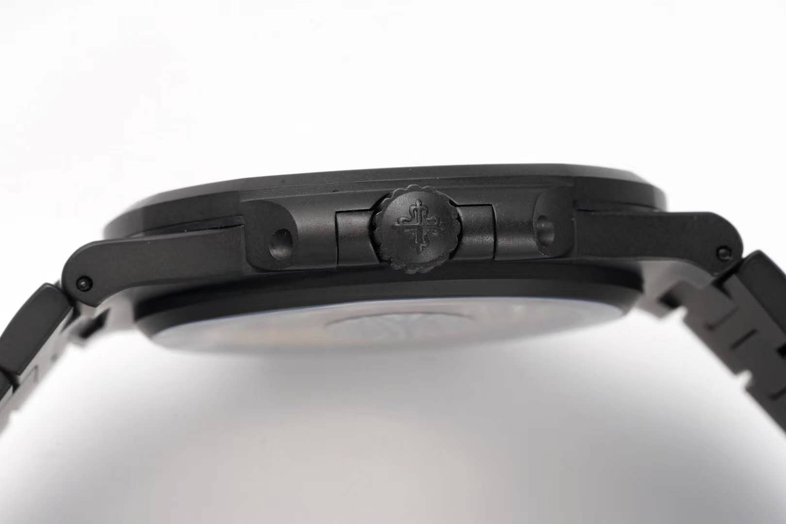 Nautilus Jumbo 5711 ‘Black Venom Limited Edition’ Blue Dial