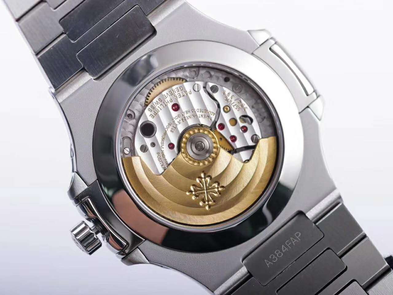 Nautilus 5726/1A-010 White Dial in Steel