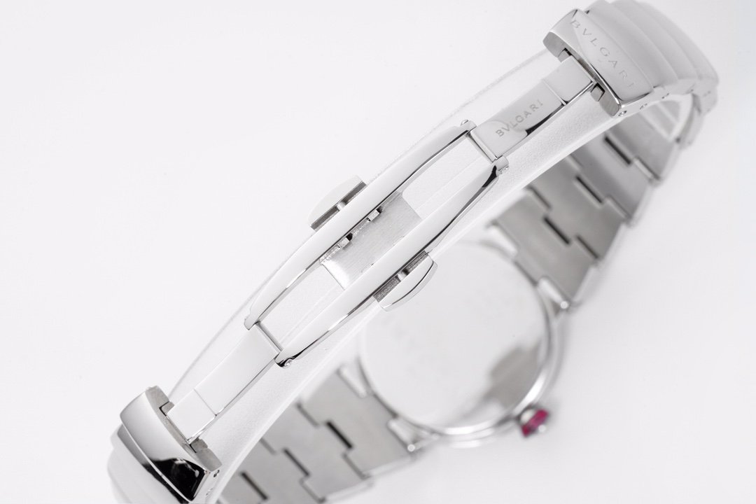 Lvcea Black Dial in Steel with D1am0nd Bezel