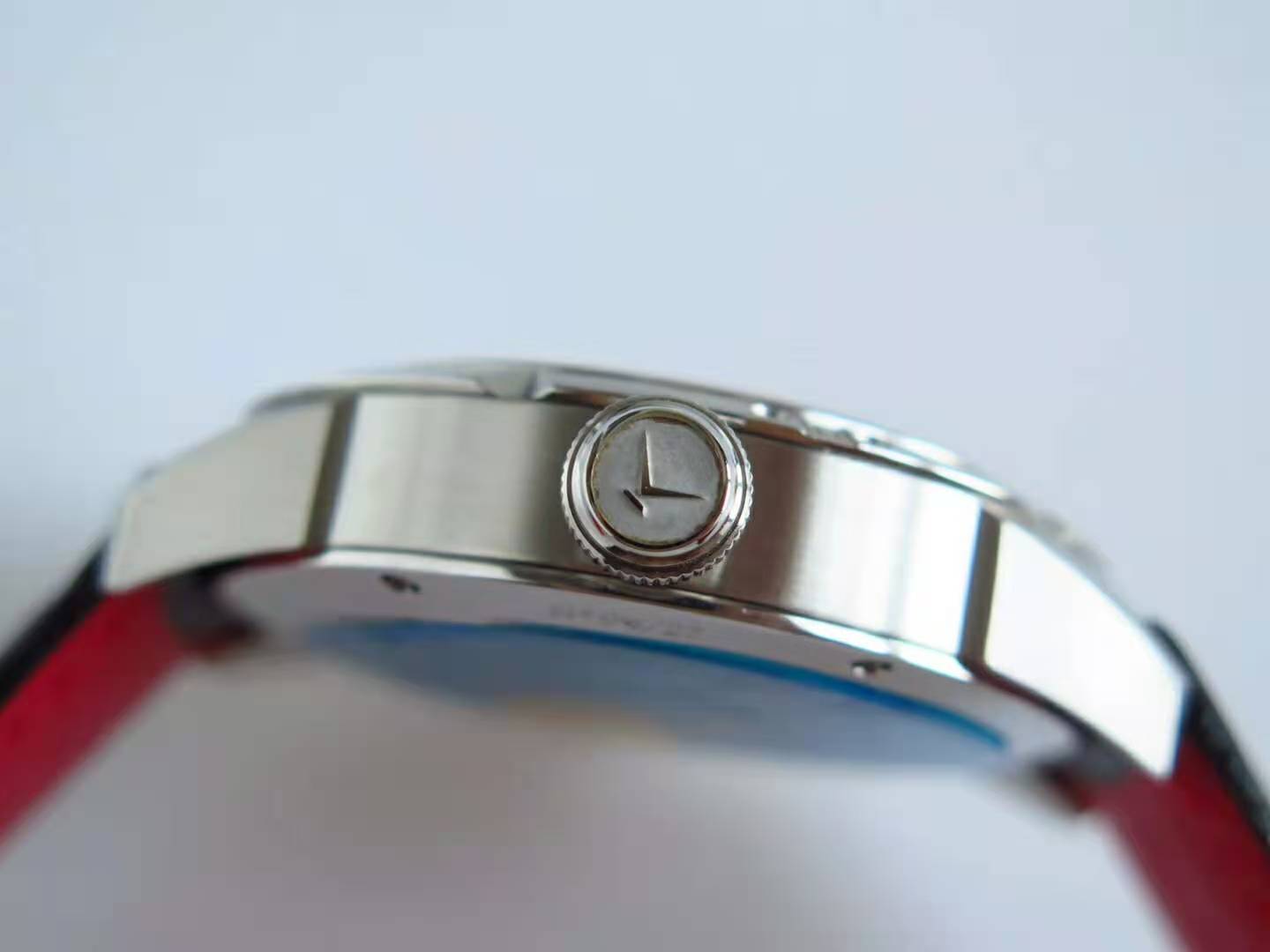 Wristmons Crown Black with Tie