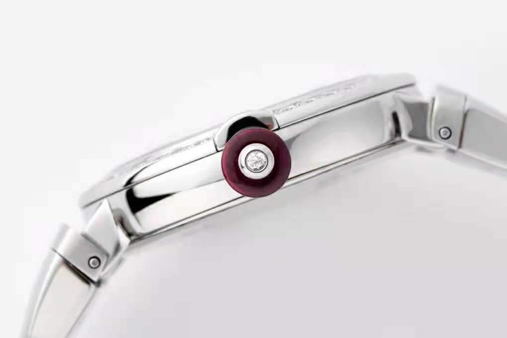 Lvcea Grey Dial in Steel with D1am0nd Bezel