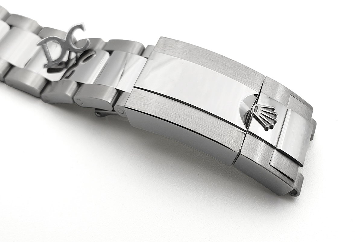 Daytona 116506 Ice Blue Dial in Platinum with Arabic Markers