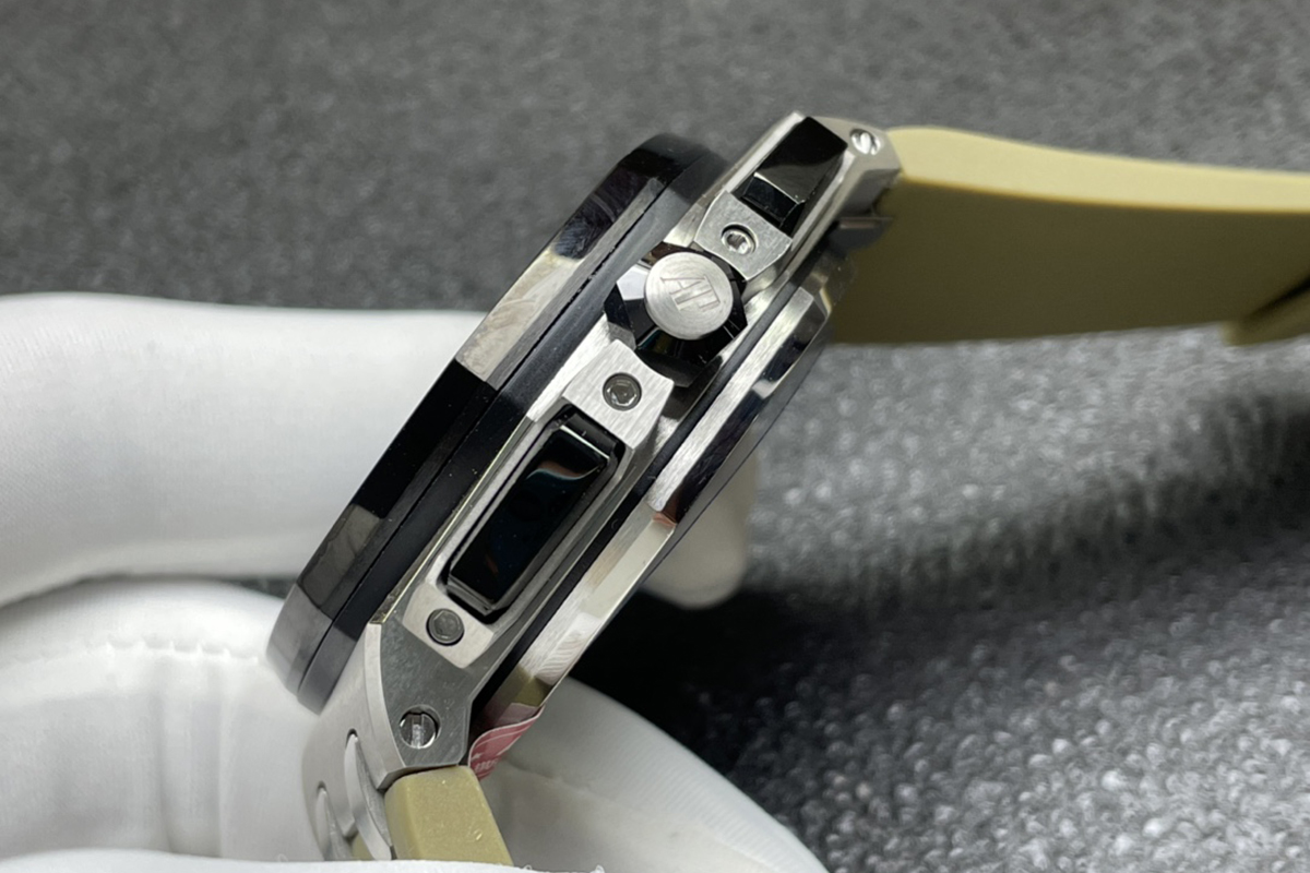 Royal Oak Offshore Novelty 43mm Smoked Light Brown Dial Ref. 26420SO.OO.A600CA.01