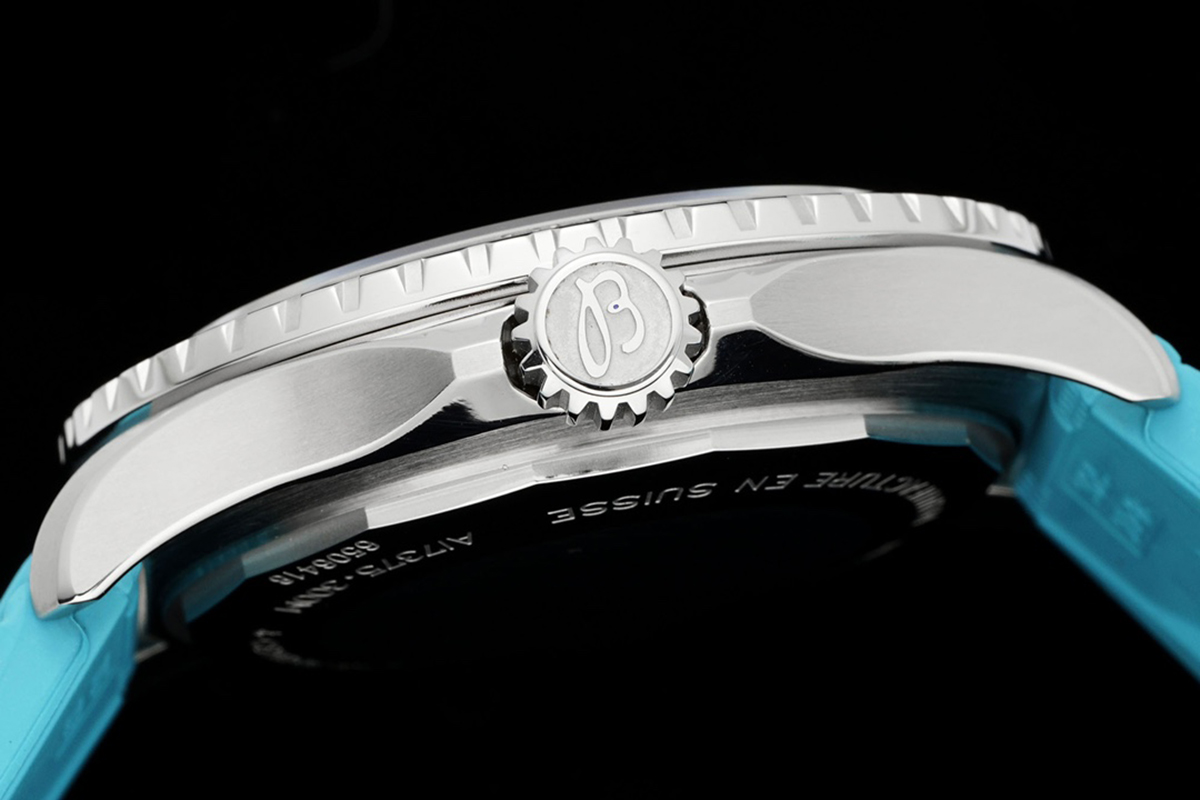 S*perocean Automatic 44 T*f*ny Blue Dial Ref: A17376211L2S1